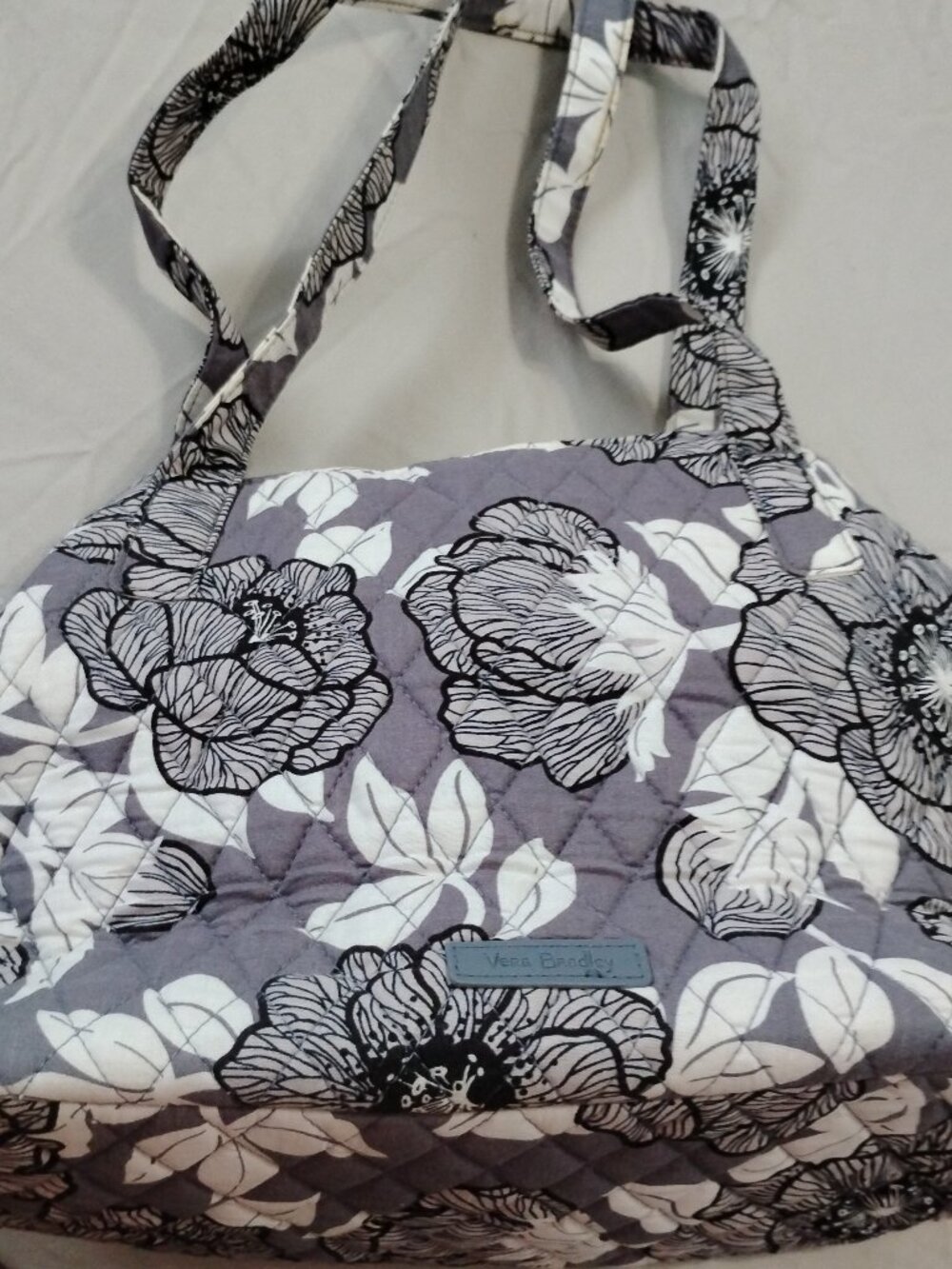 Vera Bradley med. purse floral camilia black & white print           NWOT